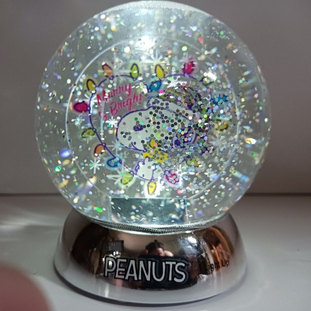 Dept. 56 Peanuts Snoopy Water Dazzler Light Up Battery Operated Snow Globe New
